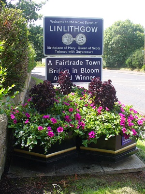St Ninian's Road Town Entrance